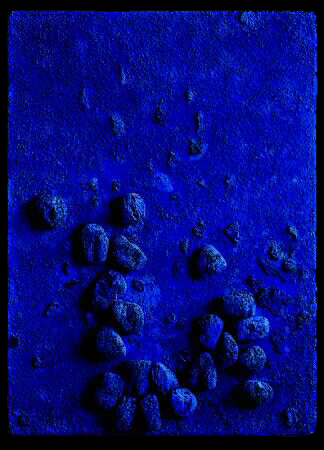 Schwammrelief in Klein Blue