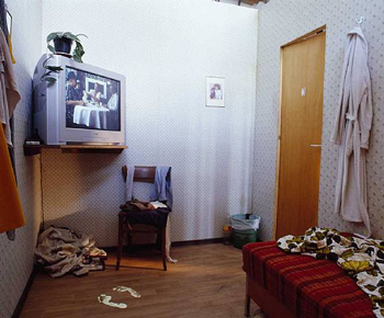 Pension Rita, Installation/Video
